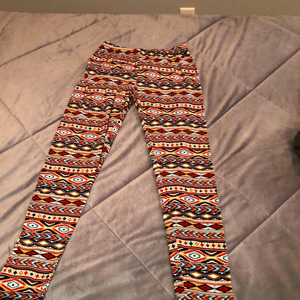 I am selling leggings they are soft and stretchy